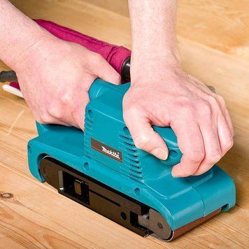 Стрічкова шліфмашина MAKITA 9910: 650Вт, 270м/хв., розмір стрічки 76 х 457мм 9910 фото